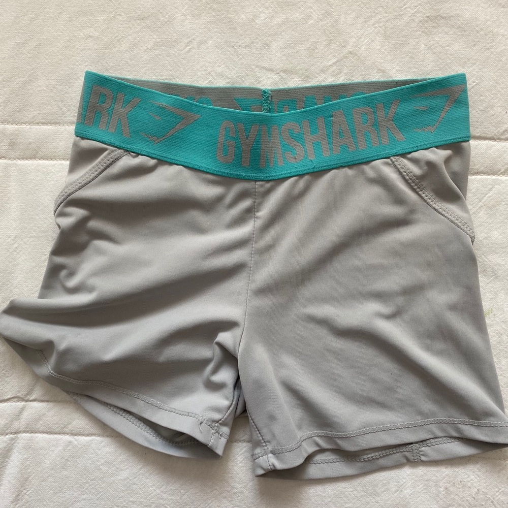 GYMSHARK SHORTS